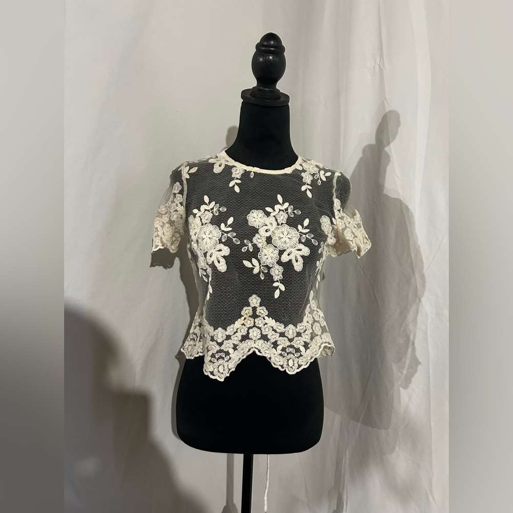 Flawed gem floral lace cream short sleeve shirt layering sexy boho